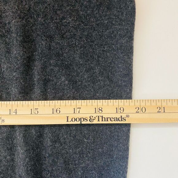 Barrow & Grove Mens Gray V Neck Long Sleeve Cashmere Pullover Sweater Sz M - Picture 6 of 11